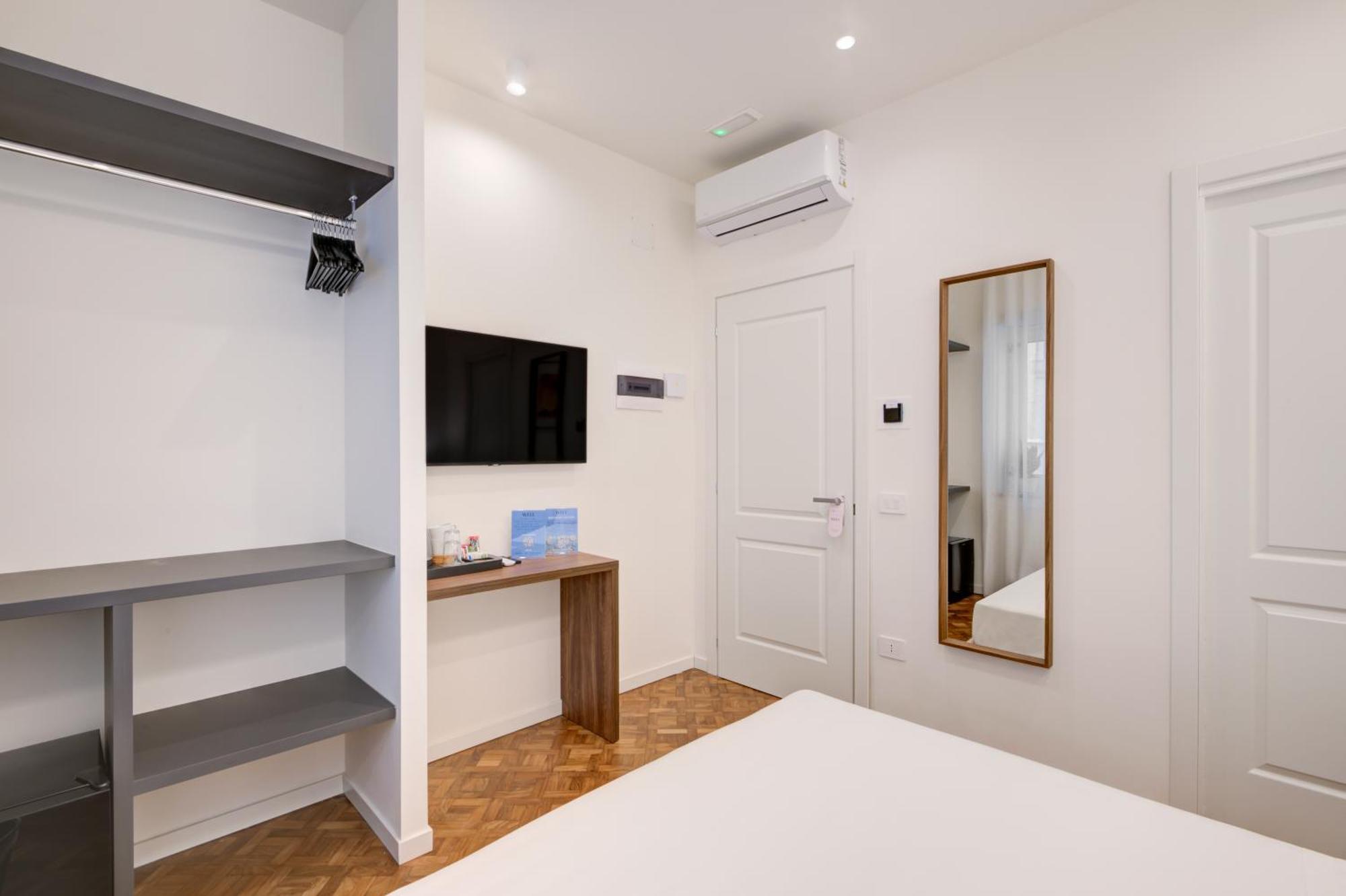 Well Suites - Piazza Dei Martiri Naples Exterior photo